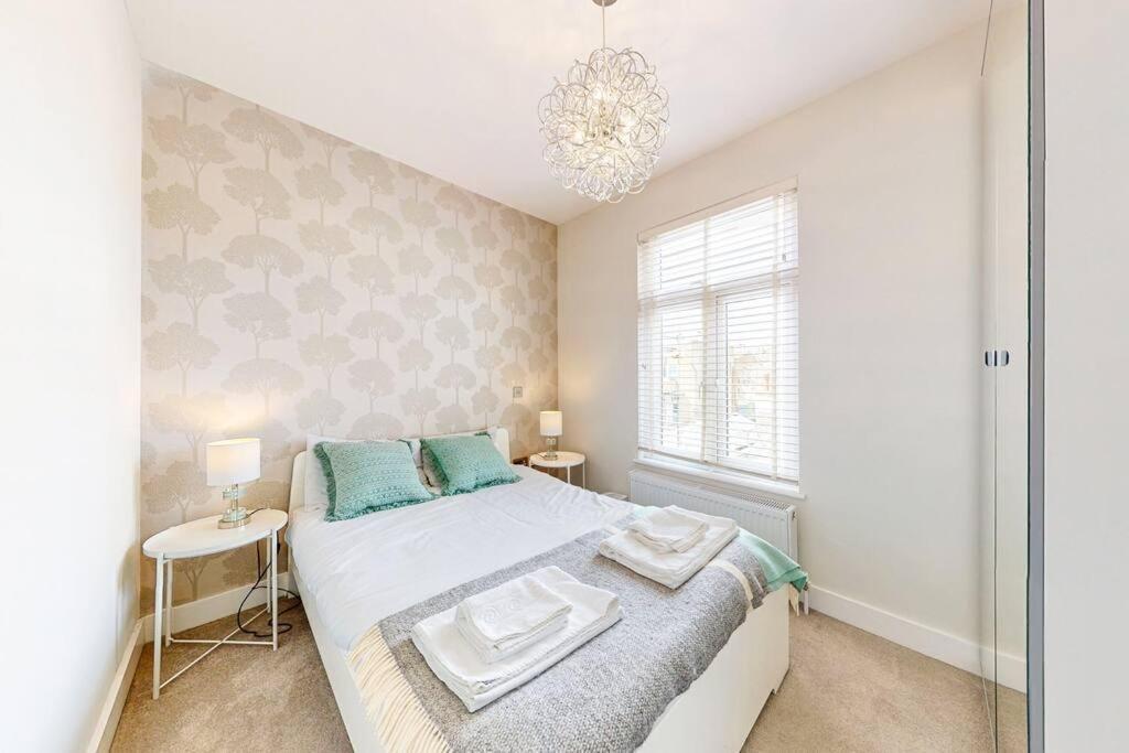 Stylish 2Bed2Bath Flat 4Min From Tube Station Villa London Exterior photo